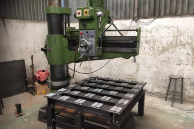 ラジアルボール盤